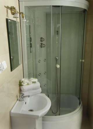 Отели типа «постель и завтрак» Orzechowa Stacja Унеюв Четырехместный номер с собственной ванной комнатой-8